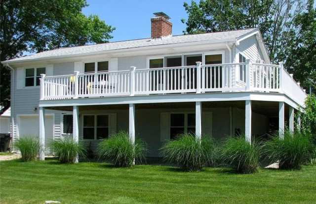 10 Burbank Avenue photos photos