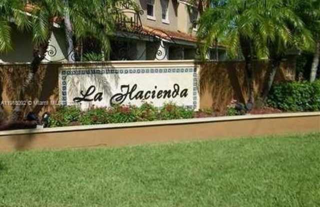 18306 NW 68th Ave photos photos