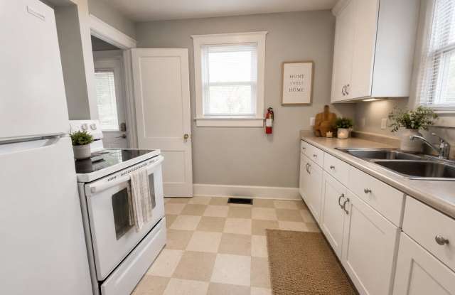 616 W University Ave - Pet-Friendly 3BR Near Ball State, The Village & Downtown Muncie! PRELEASING for AUGUST! photos photos 616 W University Ave - Pet-Friendly 3BR Near Ball State, The Village & Downtown Muncie! PRELEASING for AUGUST! photos photos