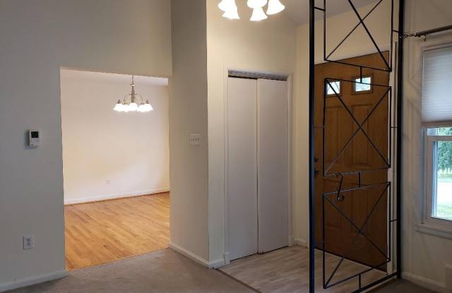 9402 KINGSLEY AVENUE Gallery 4
