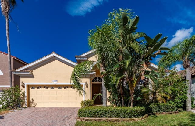 10639 HATTERAS DRIVE - 10639 Hatteras Drive, Town 'n' Country, FL 33615
