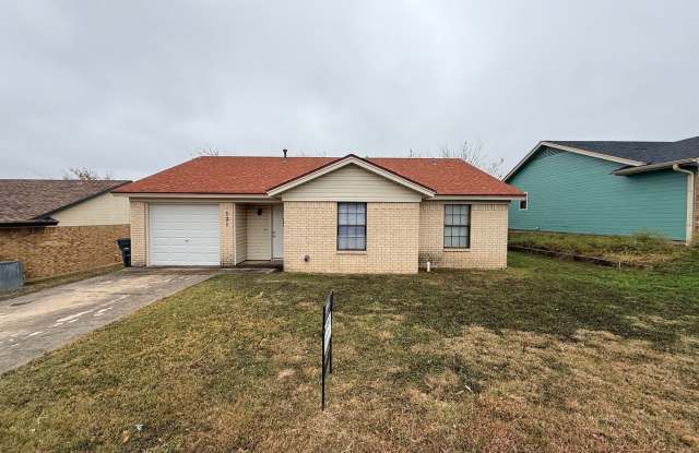 RENT REDUCTION  RENT SPECIAL - AVAILABLE NOW! photos photos