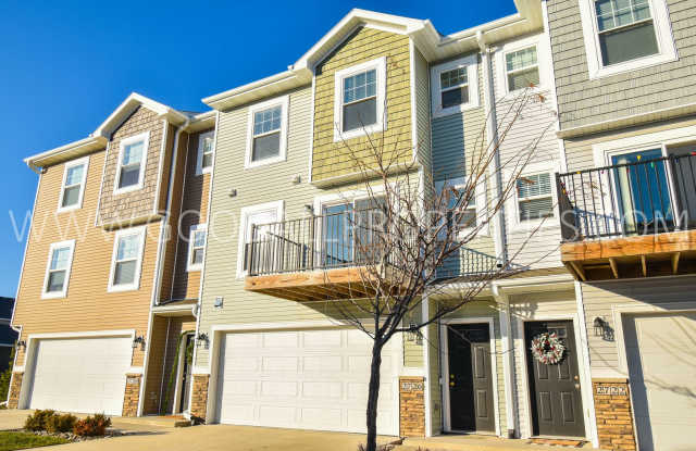2 Bedroom 2.5 Bath 2 car garage Townhome in Ankeny - 2726 Northwest Kate Shelley Lane, Ankeny, IA 50023