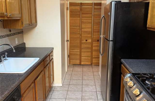2505 Whispering Hills Gallery 2