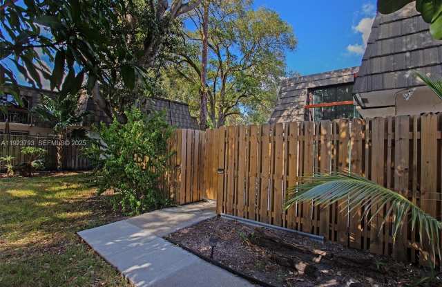 4059 Palm Bay Cir - 4059 Palm Bay Circle, Palm Beach County, FL 33406