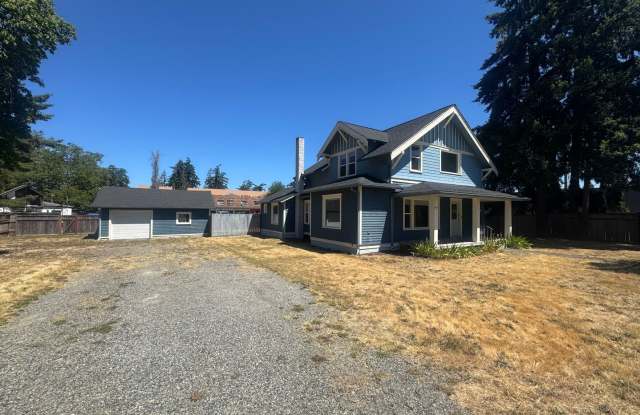 Huge 4 bedroom -A stones throw to PLU! photos photos