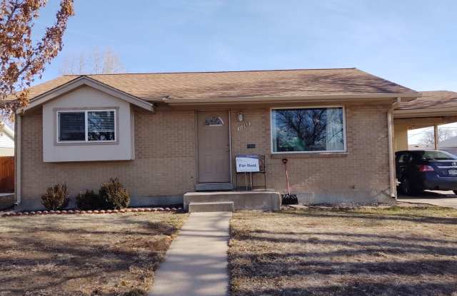 Beautiful 3B/2B Brick Bungalow in Northglenn Available February photos photos
