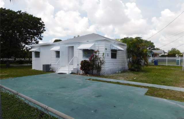 2230 NW 58th St photos photos
