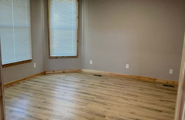 4 Bed, 1.5 Bath House - 818 3rd Ave N. photos photos