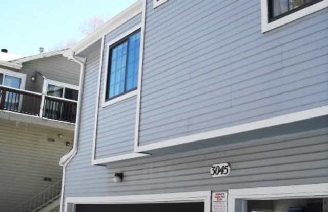 2 bedroom condo available for rent in King's Ridge photos photos