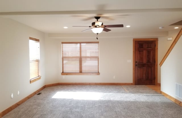 4443 Glenwood Drive Gallery 3