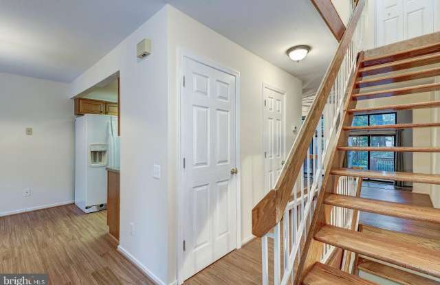 1502 FARSTA Court Gallery 2