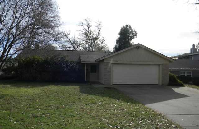 1809 Mary Drive Gallery 2