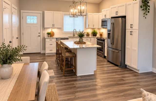 Stunning 2 Bed, 2 Bath Home with 2-Car Garage & Fenced Yard (ALL ONE LEVEL) (MOVE IN SPECIAL FOR OCTOBER MOVE IN) Gallery 3