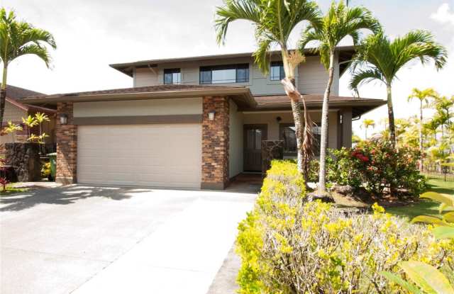 Mililani Mauka  2790 SF4/3 Spacious corner lot landscaped American classic model Gallery 1