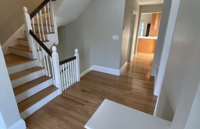 14 Perkins St - 14 Perkins Street, Winthrop Town, MA 02152