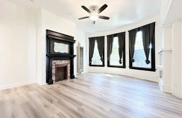 724 W 2nd St photos photos