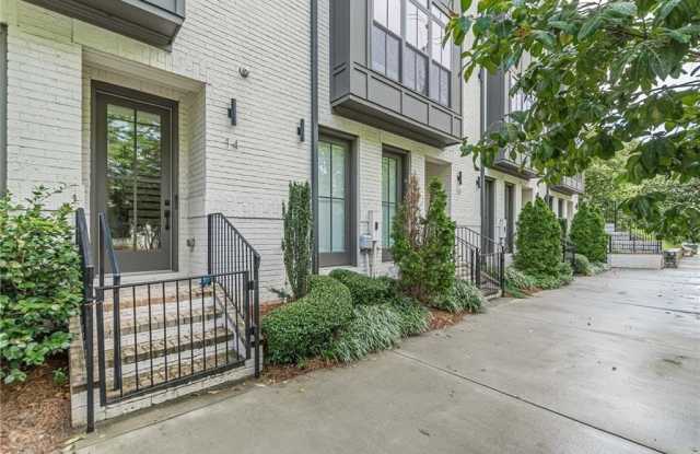 574 Boulevard Place NE Gallery 2