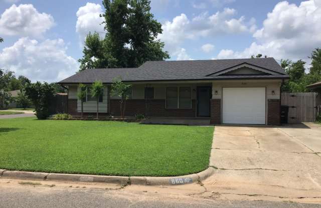 3 bedroom, 1 1/2 baths and a 1 car garage for rent in Moore near 12th Street and Santa Fe! Gorgeous remodel with everything top notch! photos photos