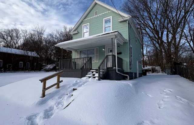 Three bedroom one bathroom home for rent photos photos