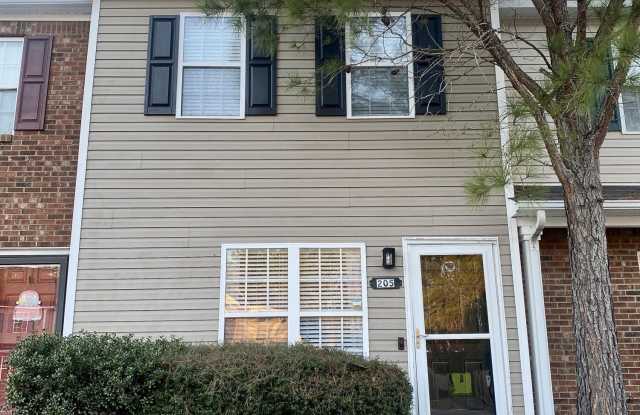 205 Pinegrove Court - 205 Pinegrove Court, Jacksonville, NC 28546