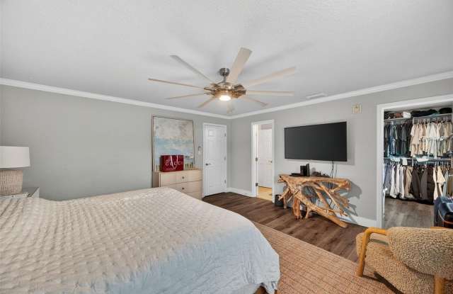 4924 BEACH Drive SE Gallery 4
