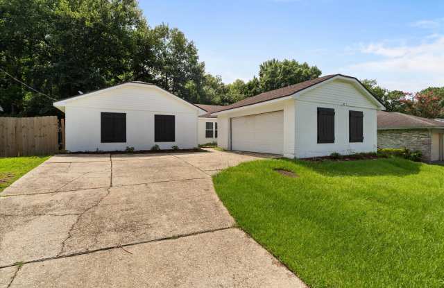 122 Lake Forest Boulevard photos photos