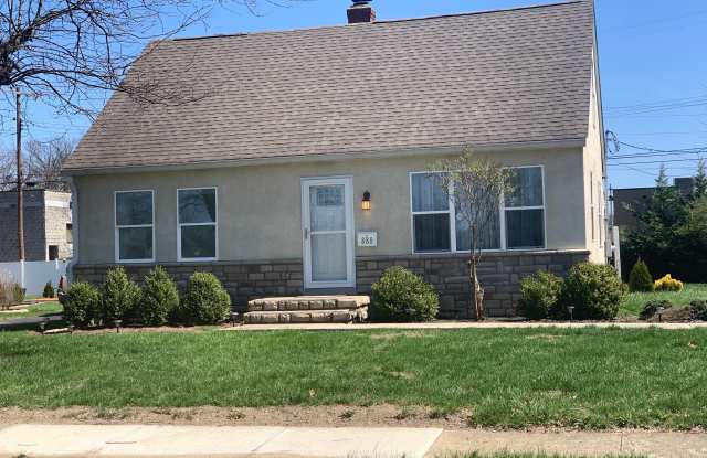 888 S Kellner Road - 888 Kellner Road, Columbus, OH 43209