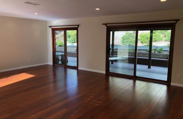 7527 Melotte St. Gallery 3