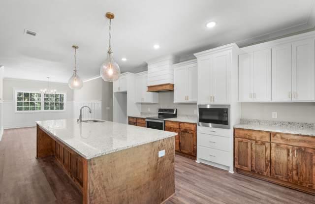 1253 East Hampton Dr Gallery 4