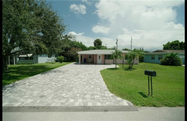 1446 6th Court - 1446 6th Court, Vero Beach South, FL 32960