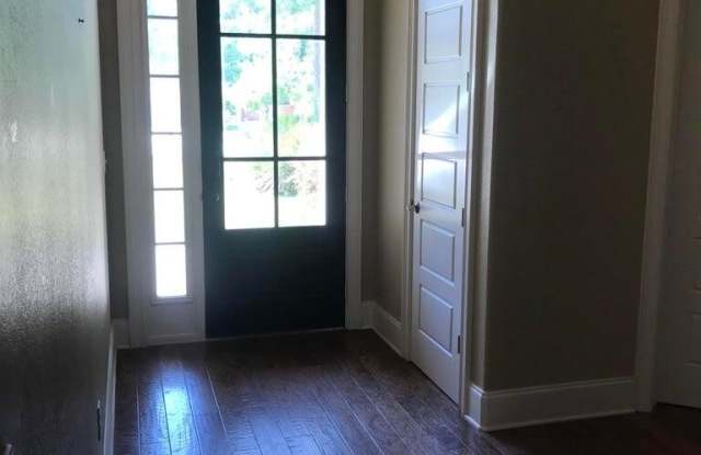 308 N Holiday Road Gallery 3