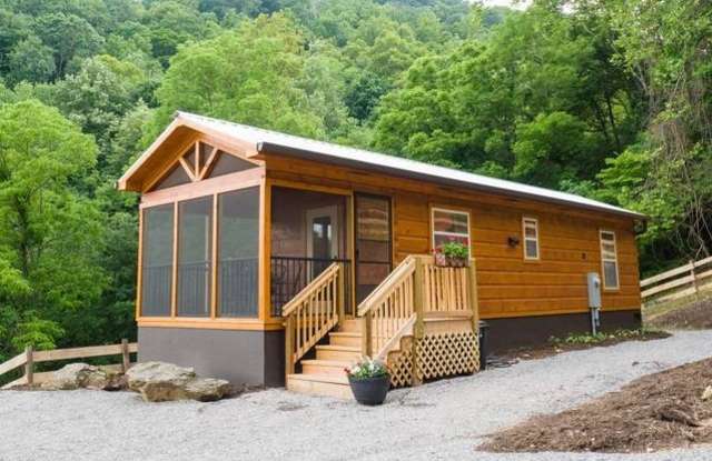 Cozy Cabin with beautiful mountain views! One bedroom, one bathroom! photos photos