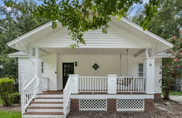 MINUTES FROM DOWNTOWN COLUMBIA AND USC photos photos