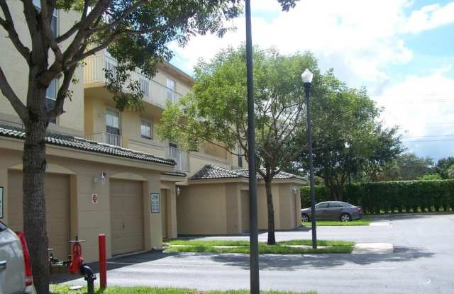 2100 Greenview Shores Boulevard - 2100 Greenview Shores Boulevard, Wellington, FL 33414