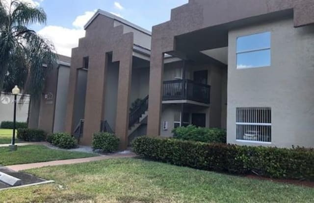 360 Southwest 113th Way - 360 Southwest 113th Way, Pembroke Pines, FL 33025