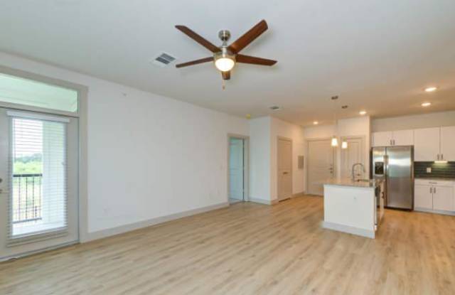 733 Oak Park Dr Gallery 4