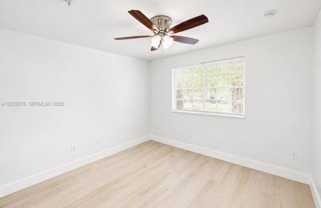 128 South Cypress Road Gallery 3