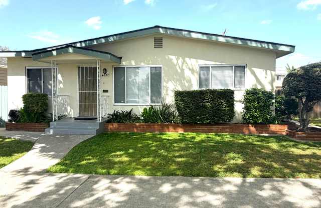4827 Pacific Avenue photos photos