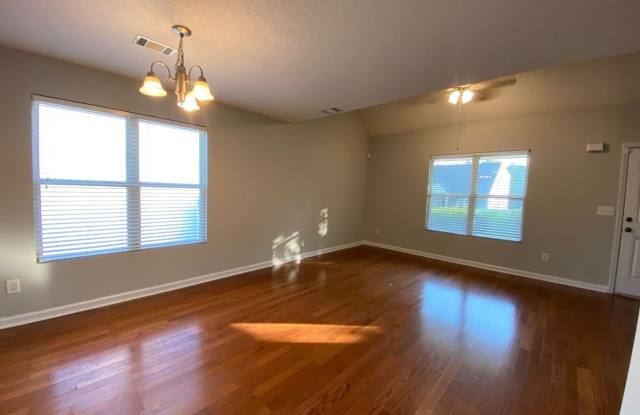 PRE-LEASING FOR AUGUST 2 2026! 1/2 Off Deposit! Gallery 3