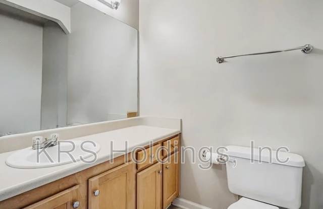 310 RIVERBEND DR. Gallery 3