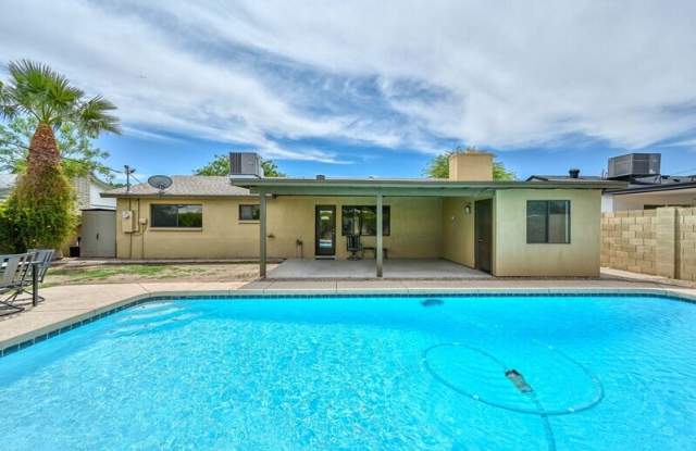 352 E Beatryce St photos photos