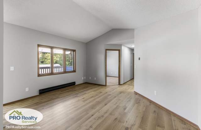 Recently Remodeled 2 Bedroom Condo - 1570 Wheelock Lane, St. Paul, MN 55117