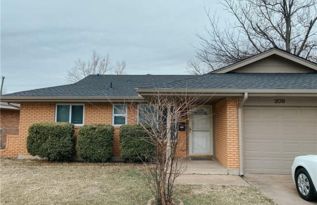 208 Thompson Drive - 208 Thompson Drive, Norman, OK 73069