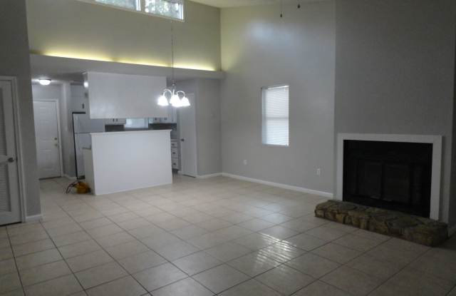 2BD/1B Duplex in Valdosta Gallery 4