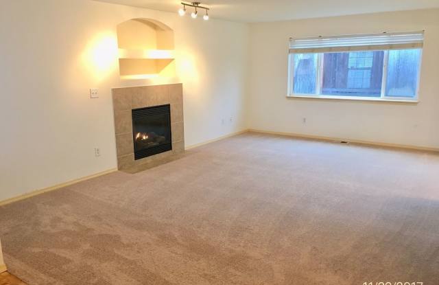264 Anacortes Pl NE Gallery 2