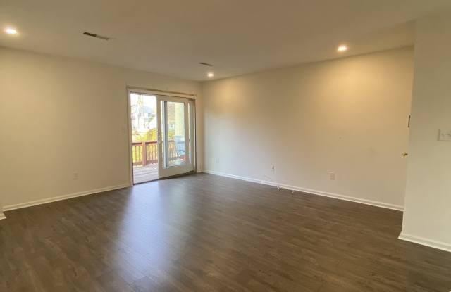 108 Seaside Avenue Gallery 2