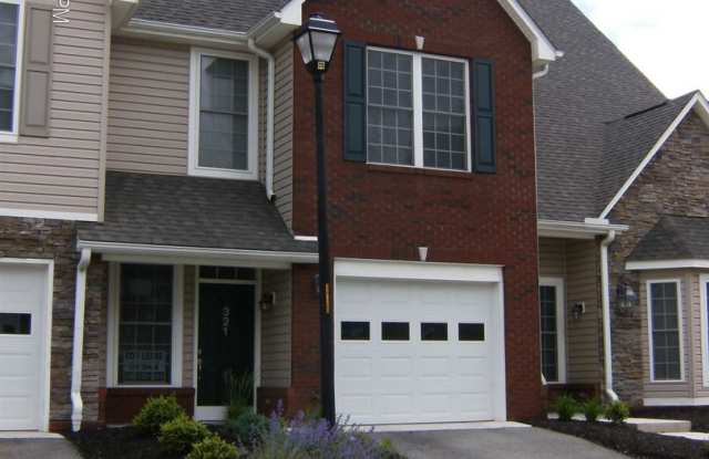 3 Bedroom 2.5 Bath Townhouse with 1 Car Garage photos photos