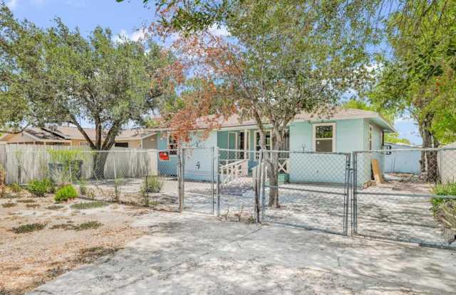 SPACIOUS! LOCATION! photos photos