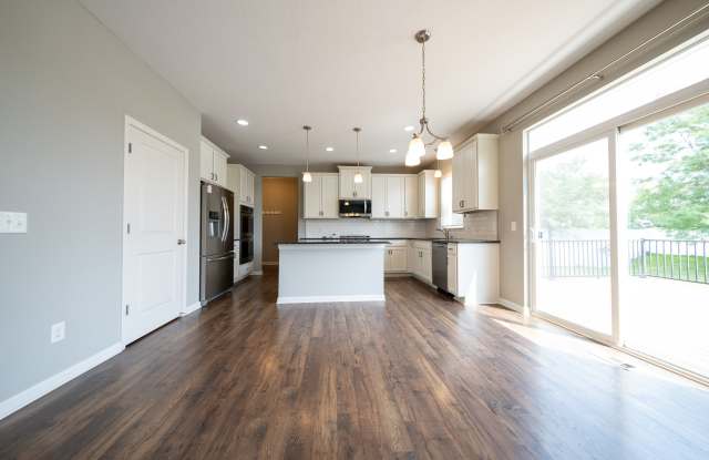 15430 Eagle Creek Way Gallery 3